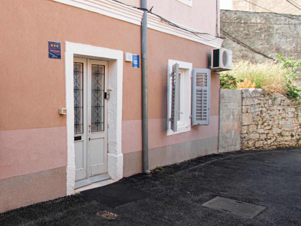 Ferienwohnung Nina Colosseum Pula Exterior foto